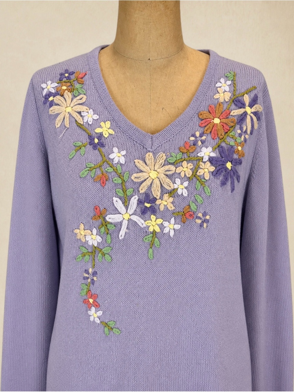 VINTAGE woodland wildflower embroidered knit sweater lilac lavender floral fairy